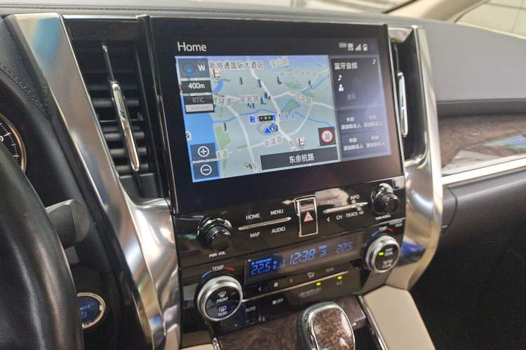 Used Toyota Vellfire 2020 Dual-Engine 2.5L HV Prestige Edition Audio And AC Panel