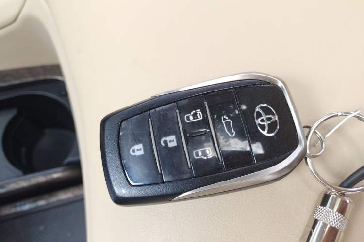 Used Toyota Vellfire 2020 Dual-Engine 2.5L HV Prestige Edition Vehicle Key