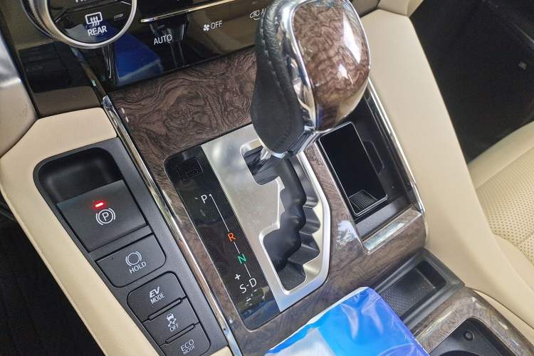 Used Toyota Vellfire 2020 Dual-Engine 2.5L HV Prestige Edition Gear Lever