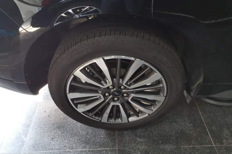 Used Ford Edge 2022 PLUS EcoBoost 245 Four-Wheel Drive Platinum Edition 7-Seater
