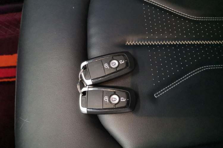 Used Ford Edge 2022 PLUS EcoBoost 245 Four-Wheel Drive Platinum Edition 7-Seater
