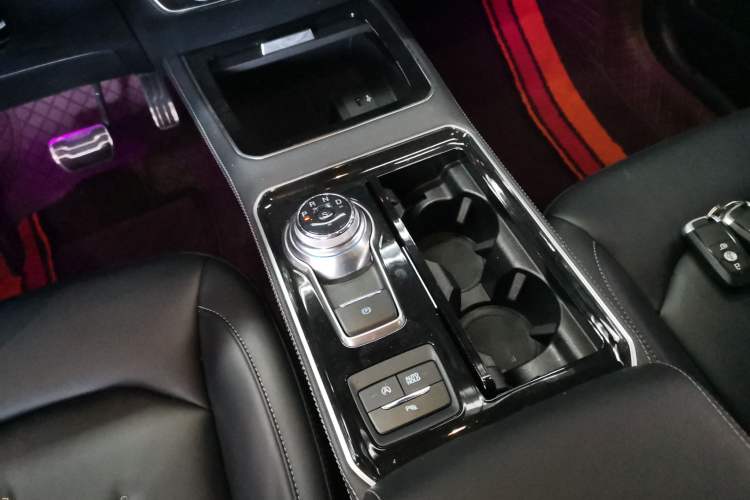 Used Ford Edge 2022 PLUS EcoBoost 245 Four-Wheel Drive Platinum Edition 7-Seater
