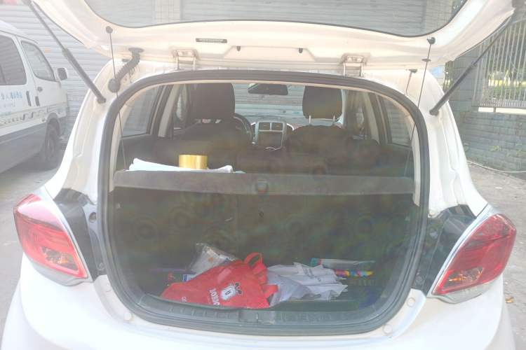 Used CHANGAN Benni EV 2017 Pure Electric 180 km Fashion Model
