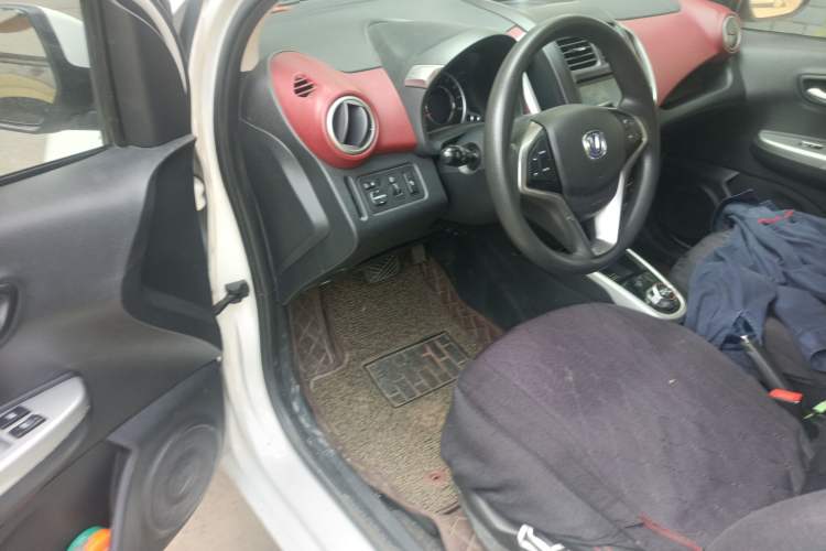 Used CHANGAN Benni EV 2017 Pure Electric 180 km Fashion Model
