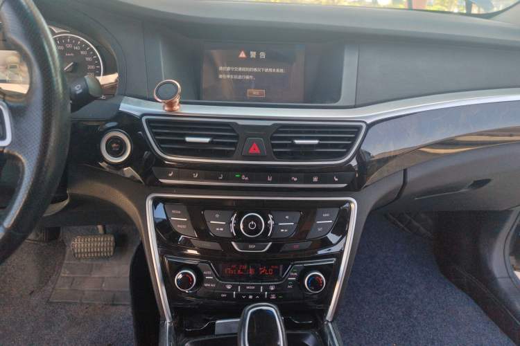 Used Geely Auto Emgrand GT 2015 1.8T Flagship Model Audio And AC Panel