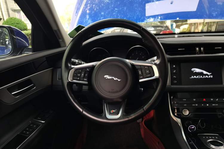 Used Jaguar XF 2018 XF Sportbrake 2.0T 250 PS Two-Wheel-Drive Luxury Edition