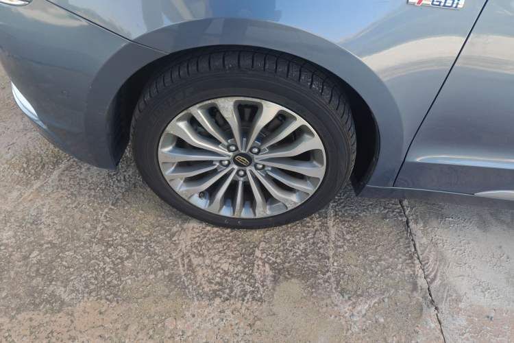 Used Geely Auto Emgrand GT 2015 1.8T Flagship Model Left Front Wheel Hub