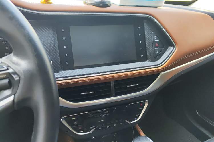 Used Zotye T300 2017 1.5T CVT Luxury Model
