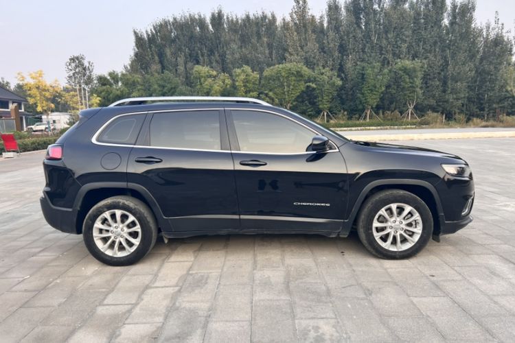 Used Jeep Cherokee 2019 2.0T Two-Wheel Drive Smart Enjoyment Version China VI