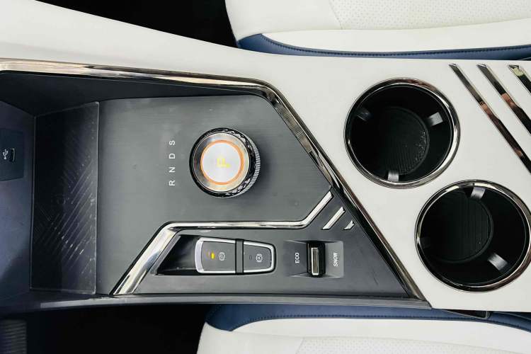 Used SOL X8 PLUS 2023 1.5 TGDI DCT ZhiShang Edition 6 Seats