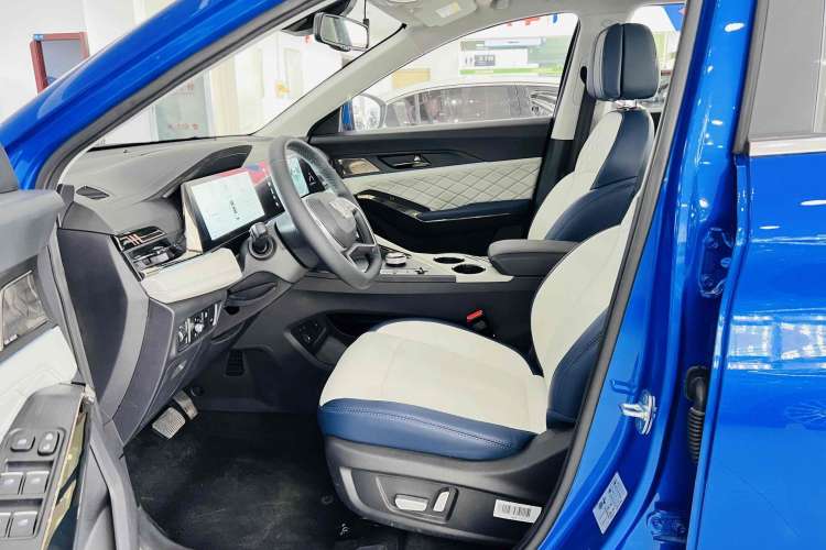 Used SOL X8 PLUS 2023 1.5 TGDI DCT ZhiShang Edition 6 Seats