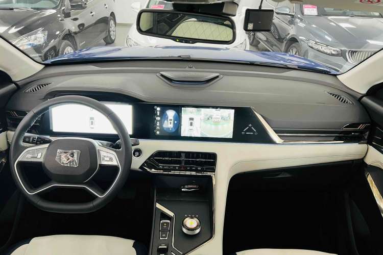 Used SOL X8 PLUS 2023 1.5 TGDI DCT ZhiShang Edition 6 Seats