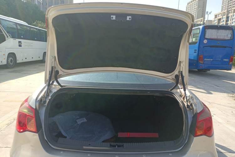 Used Roewe 550 2012 550 1.8L Manual Value Edition
