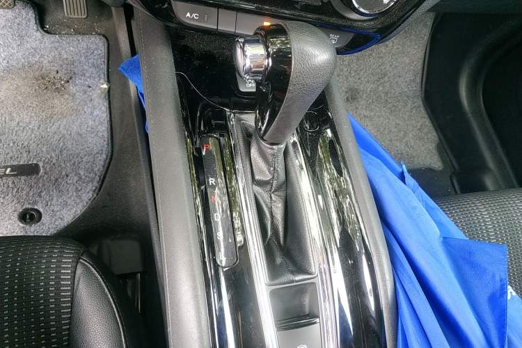 Used Honda Vezel 2016 1.8L CVT Front-Wheel Drive Pioneer Edition
