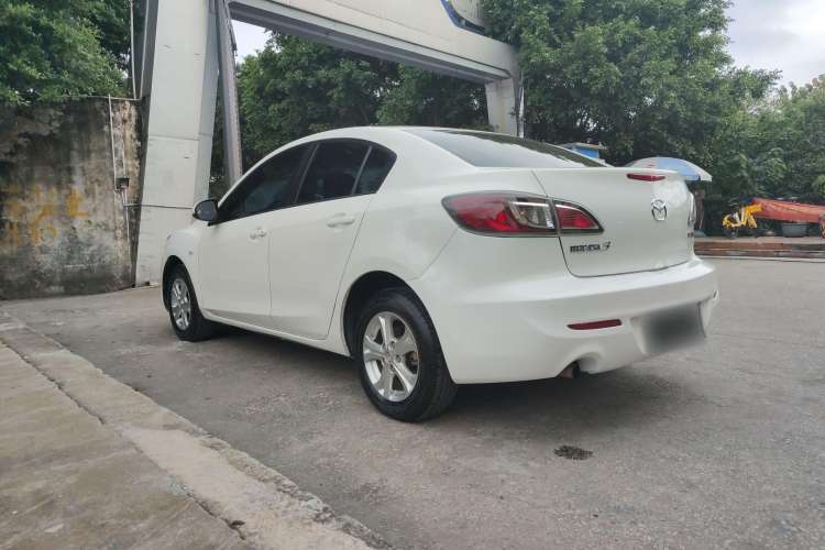 Used Mazda Mazda 3 2015 Sedan 1.6L Automatic Comfort Model