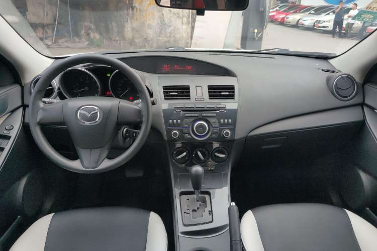 Used Mazda Mazda 3 2015 Sedan 1.6L Automatic Comfort Model