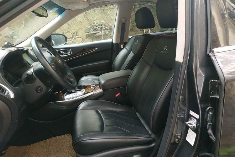 Used Infiniti JX 2013 JX35 Two-Wheel-Drive Excellence Edition
