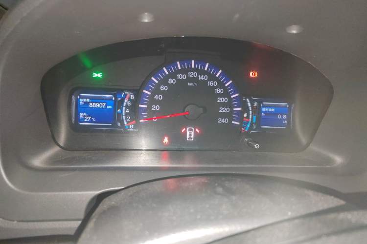 Used BYD G6 2013 2.0L Manual Luxury Version