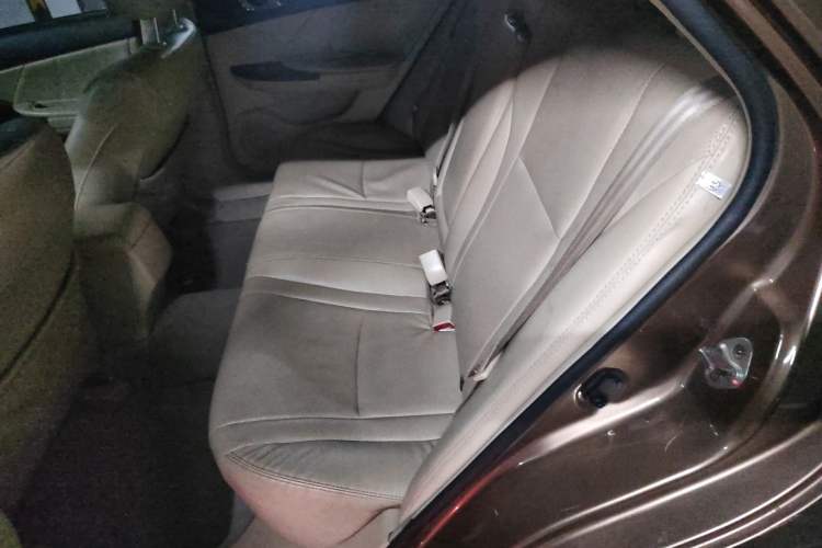 Used BYD G6 2013 2.0L Manual Luxury Version