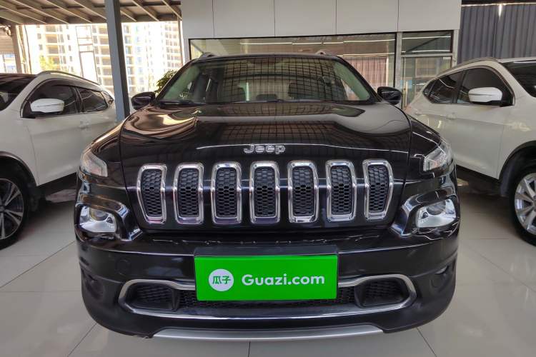 Used Jeep Cherokee 2020 2.0L Two-Wheel Drive Classic Sports Edition
