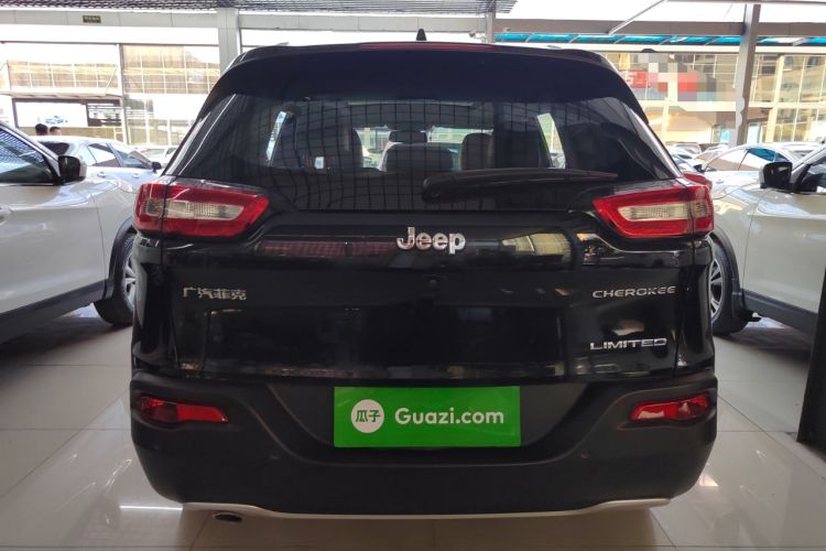 Used Jeep Cherokee 2020 2.0L Two-Wheel Drive Classic Sports Edition