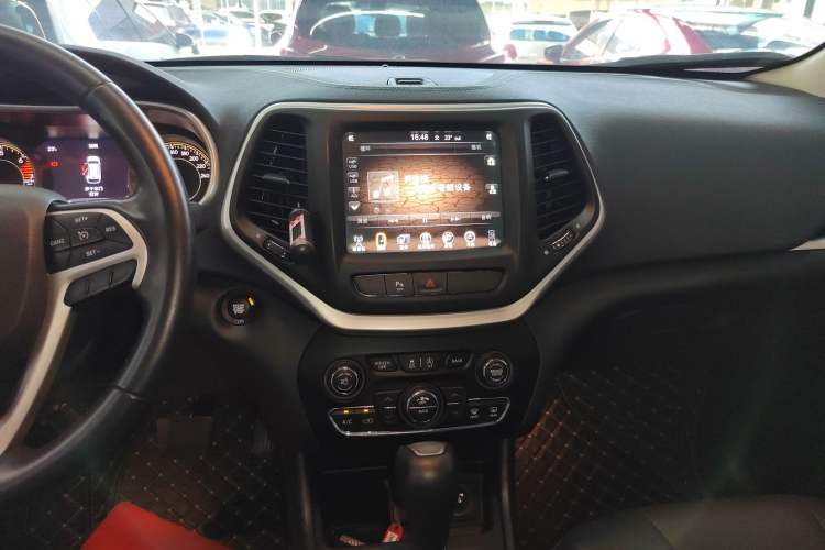 Used Jeep Cherokee 2020 2.0L Two-Wheel Drive Classic Sports Edition