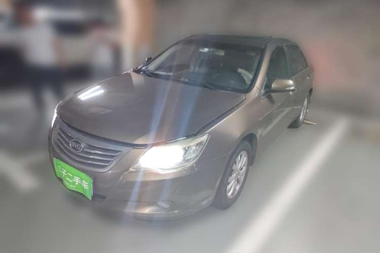 Used BYD G6 2013 2.0L Manual Luxury Version
