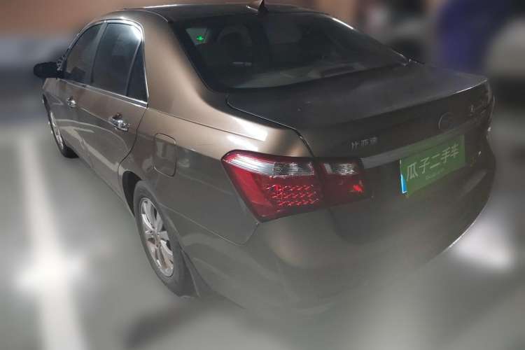 Used BYD G6 2013 2.0L Manual Luxury Version