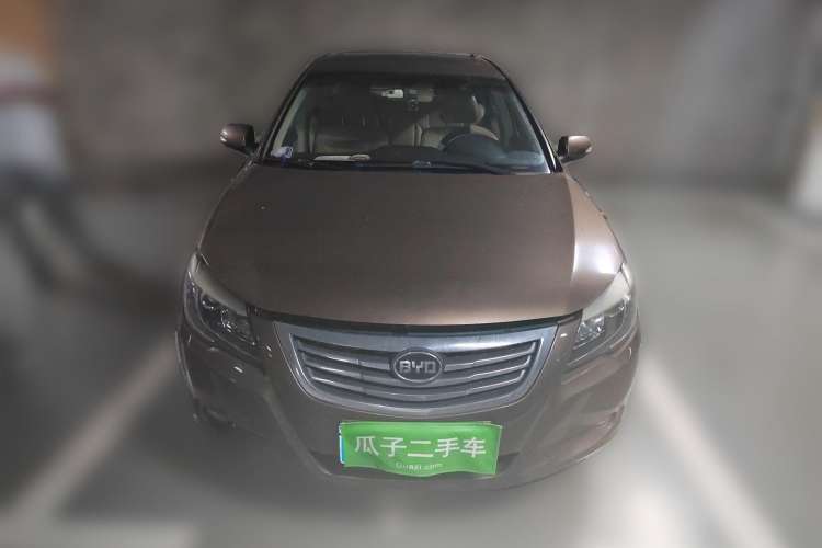 Used BYD G6 2013 2.0L Manual Luxury Version