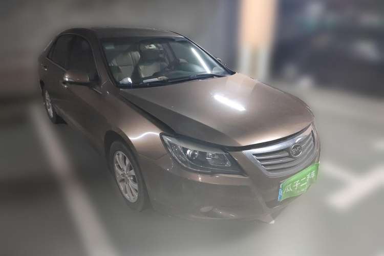 Used BYD G6 2013 2.0L Manual Luxury Version