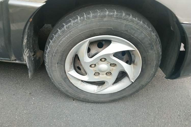 Used JAC Refine 2015 1.9T Shuttle Long-Wheelbase Comfort Model HFC4DB1-2C Right Front Wheel Hub