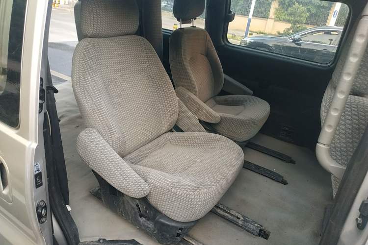 Used JAC Refine 2015 1.9T Shuttle Long-Wheelbase Comfort Model HFC4DB1-2C Left Rear Seat