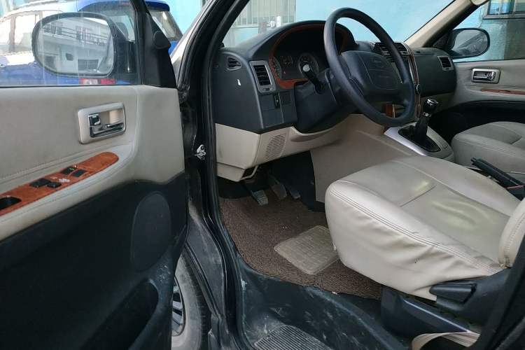 Used Jinbei Grace 2014 2.0L Luxury Short-Wheelbase 7-Seater 1TR