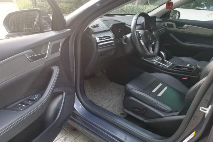 Used BYD Qin Pro 2020 Beyond Edition 1.5TI Automatic Flagship Version Interior 2