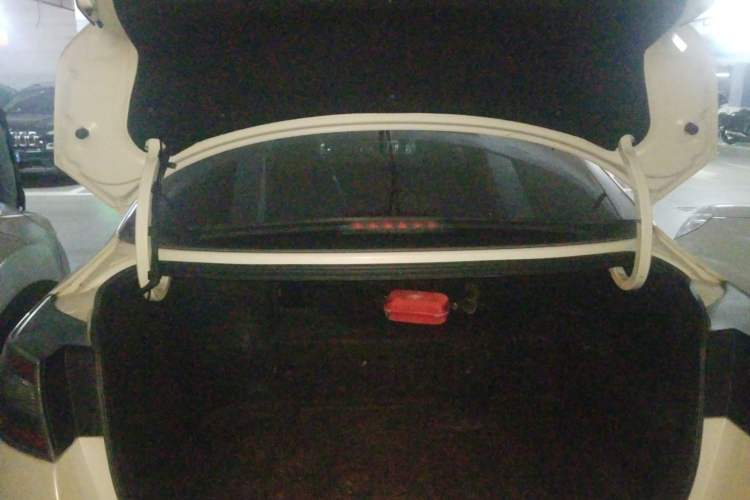 Used Kia K5 2014 2.0L Hybrid Luxury Edition