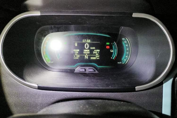 Used Chery New Energy Little Ant 2021 150 000 Yuan Ant Fan Edition Ant Trend Version Lithium Iron Phosphate Odometer Close Up