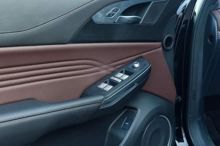 Used Wey VV5 2021 1.5T Two-Wheel Drive Smart Pioneer