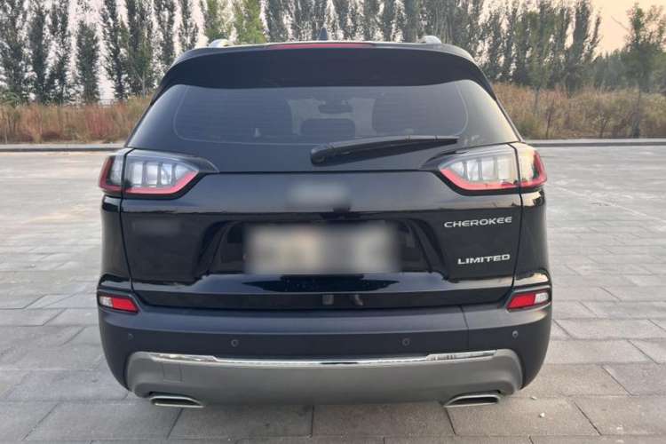 Used Jeep Cherokee 2019 2.0T Two-Wheel Drive Smart Enjoyment Version China VI