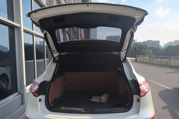 Used Zotye SR9 2017 2.0T Automatic Ultimate Edition