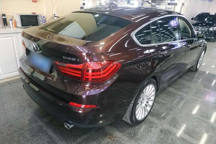 Used BMW 5 Series GT 2015 535i Leading Model