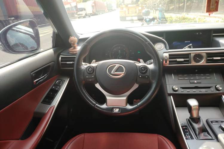 Used Lexus IS 2015 200t F SPORT
