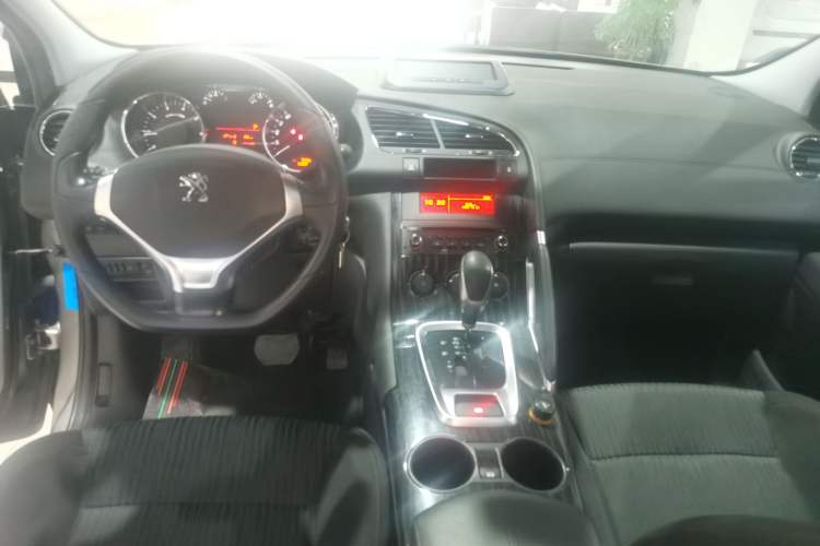 Used Peugeot 3008 2015 2.0L Automatic Classic Edition
