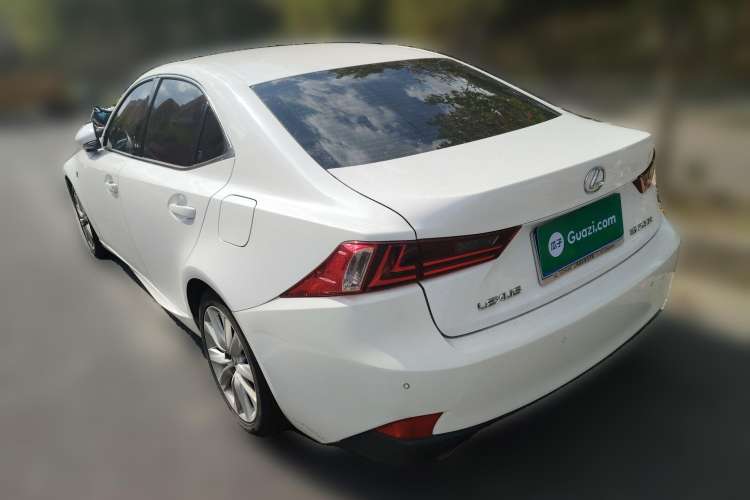 Used Lexus IS 2015 200t F SPORT
