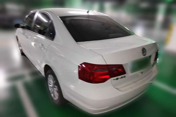 Used Volkswagen Jetta 2015 Value Edition 1.6L Automatic Comfort Version Rear Left 45 Deg