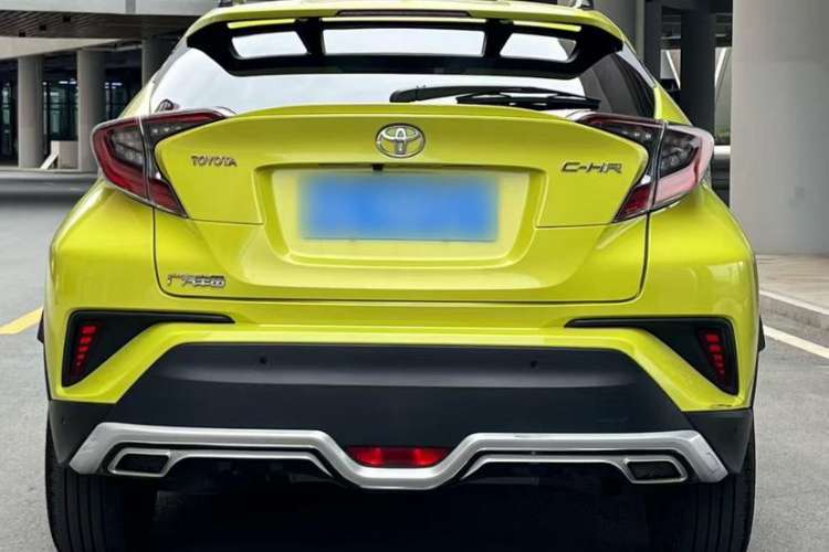 Used Toyota C-HR 2018 2.0L Luxury Sunroof Version China V Emission Standard Exterior 1