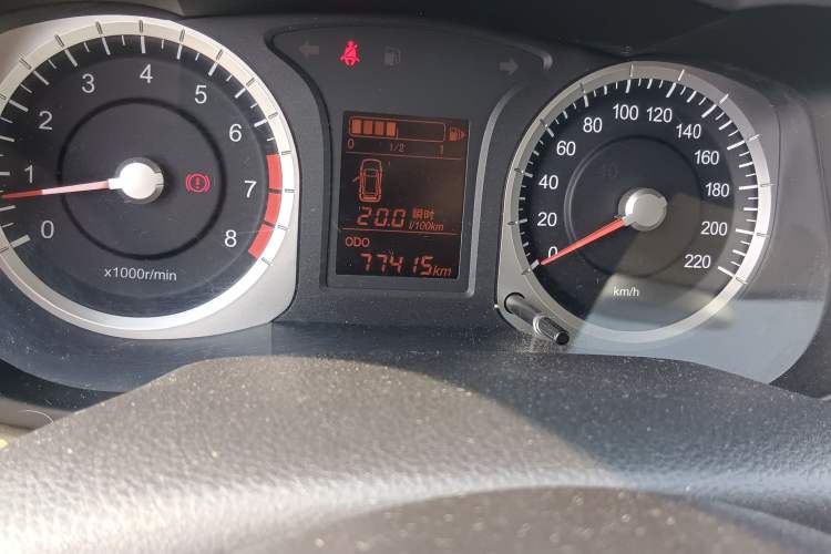 Used Venucia R50 2012 1.6L Manual Luxury Edition
