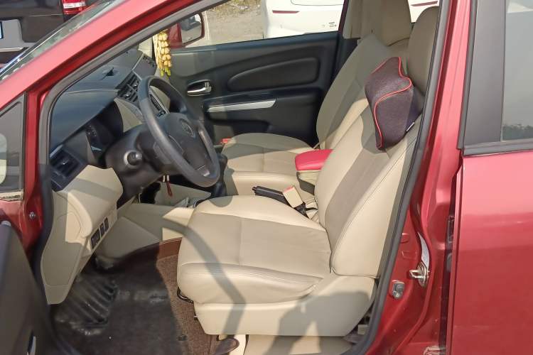 Used Venucia R50 2012 1.6L Manual Luxury Edition
