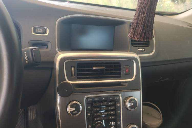 Used Volvo S60 New Energy 2015 S60L E-Drive Hybrid T6 Smart Drive Edition
