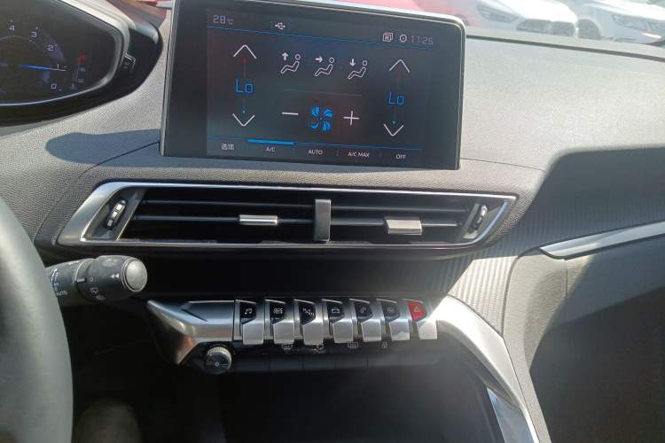 Used Peugeot 4008 2017 350THP Elite Edition Audio And AC Panel