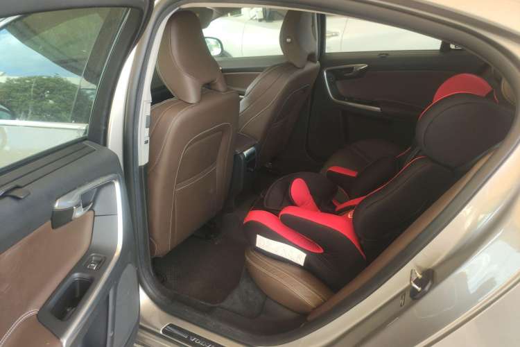 Used Volvo S60 New Energy 2015 S60L E-Drive Hybrid T6 Smart Drive Edition
